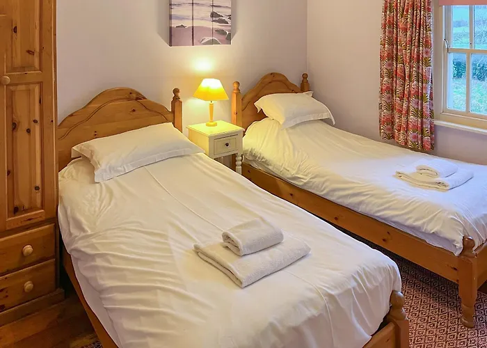 Sheen Robin Hood's Bay